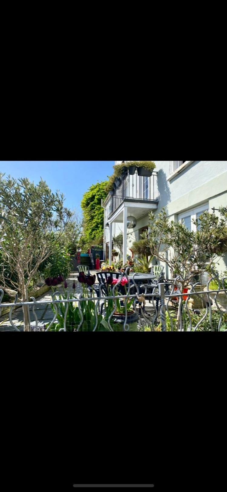 Pop Art Pad Heart Of Old Town With Parking! Apartment Hastings Luaran gambar