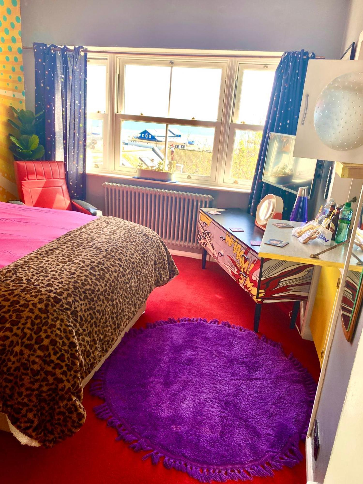 Pop Art Pad Heart Of Old Town With Parking! Apartment Hastings Luaran gambar